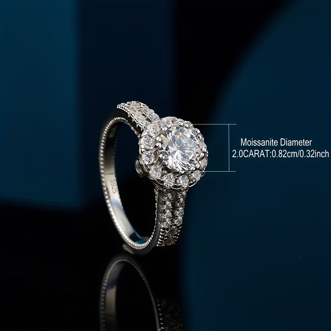 Почувствуйте роскошь с кольцом для помолвки LOVSSOM Elegant 2 Carat Moissanite. Изготовлено из серебра 925 пробы, это идеальный выбор для свадеб, юбилеев и особых случаев. Прекрасно упаковано в подарочную коробку для идеальной презентации.