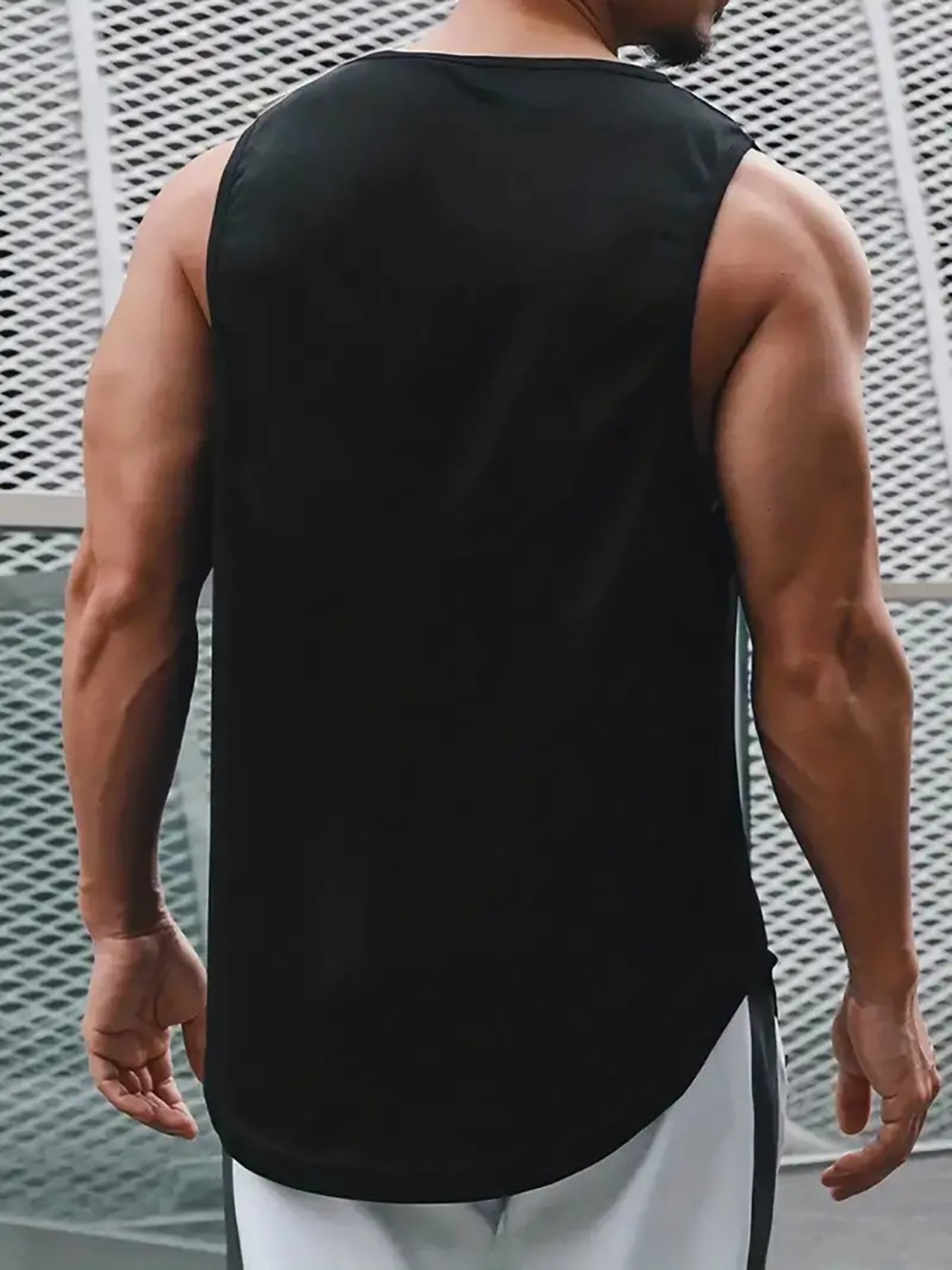 Summer performance tank tops for men; breathable, quick-drying fabric; muscle fit; crew neck; solid color basketball vests.