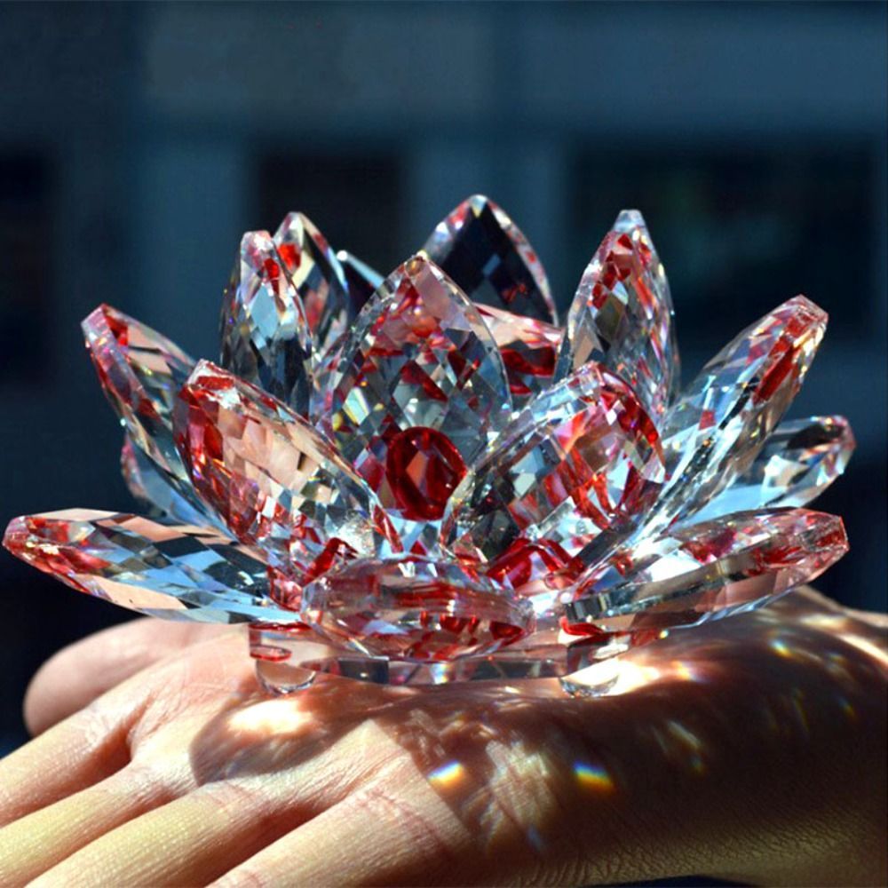 Crystal lotus figurine for home or wedding decoration, glass craft collectible, table ornament, souvenir gift.