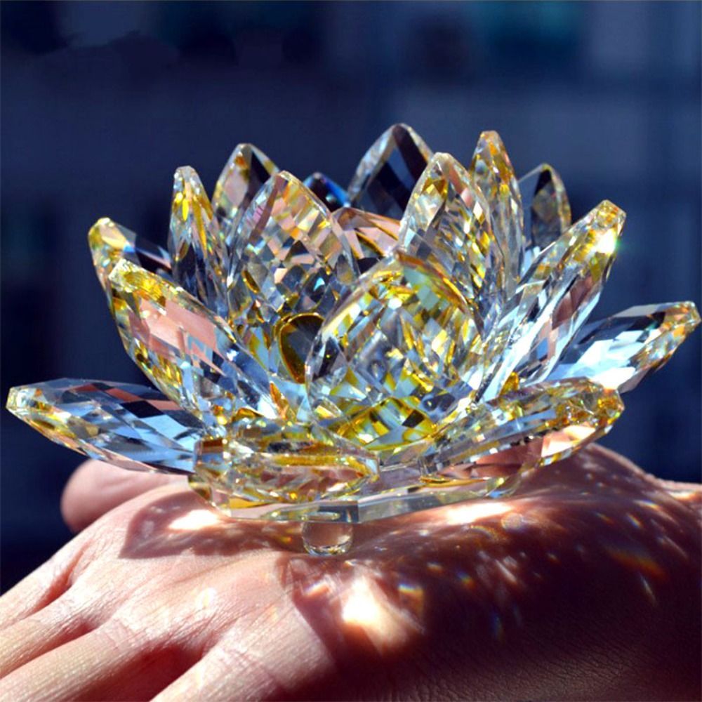 Crystal lotus figurine for home or wedding decoration, glass craft collectible, table ornament, souvenir gift.