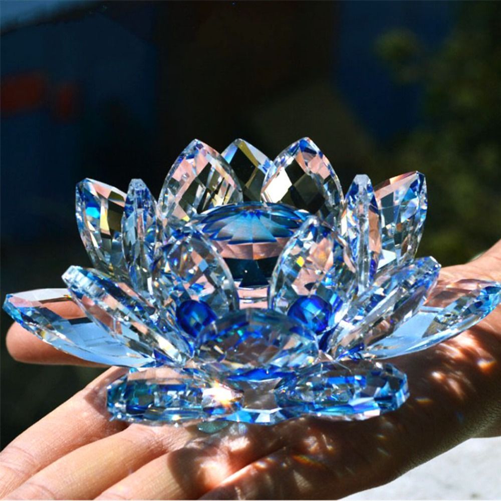 Crystal lotus figurine for home or wedding decoration, glass craft collectible, table ornament, souvenir gift.