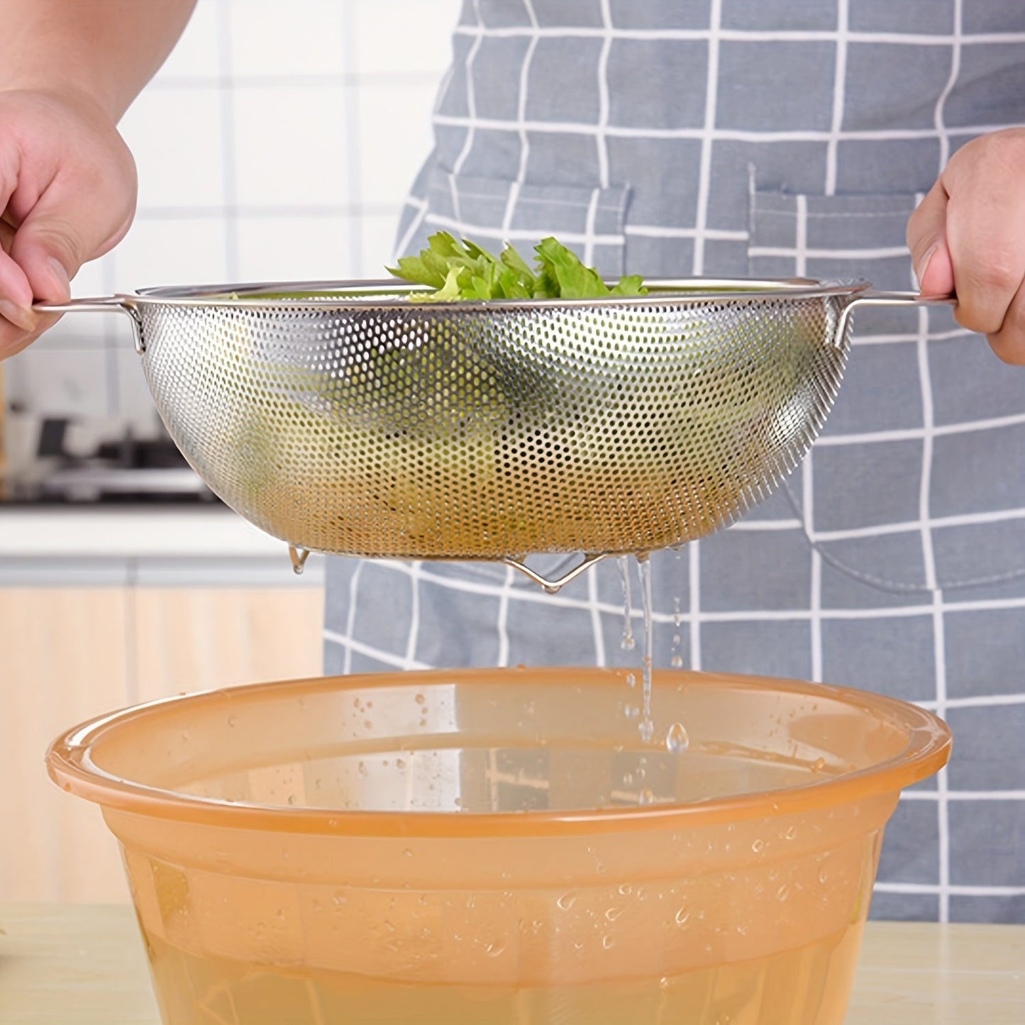 Convenient, Stainless Steel Kitchen Strainer with Fine Mesh - Dishwasher Safe, Ideal for Fruits & Vegetables, Must-Have Cooking Tool