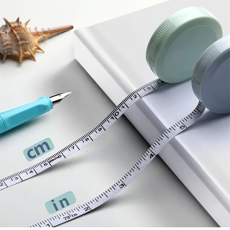 Portable and compact soft tape measure, measuring 149.86cm. Easy to use and retractable, perfect for home and office use. Not suitable for food storage.