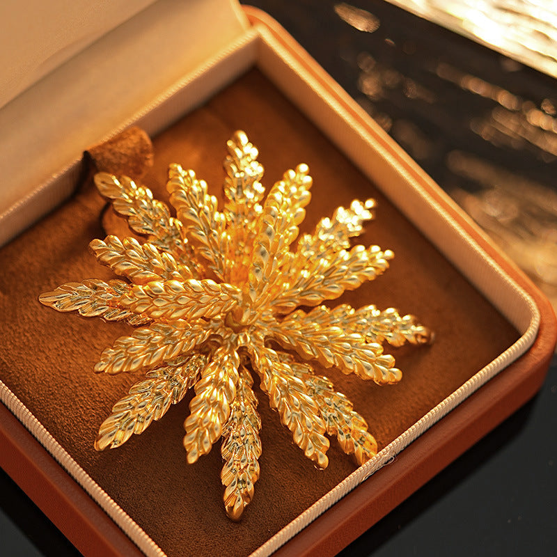 Stylish Enamel Wheat Leaf Brooch Pin suitable for both Women and Men, Unique Plant-Inspired Fashion Accessory with a Sophisticated Multilayer Design Corsage Badge