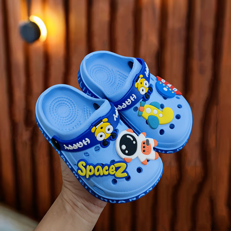 Kids cartoon clogs - breathable slip-on shoes with non-slip soles for boys and girls. Perfect for indoors, outdoors, beach, and pool. Lightweight and quick-drying summer footwear for