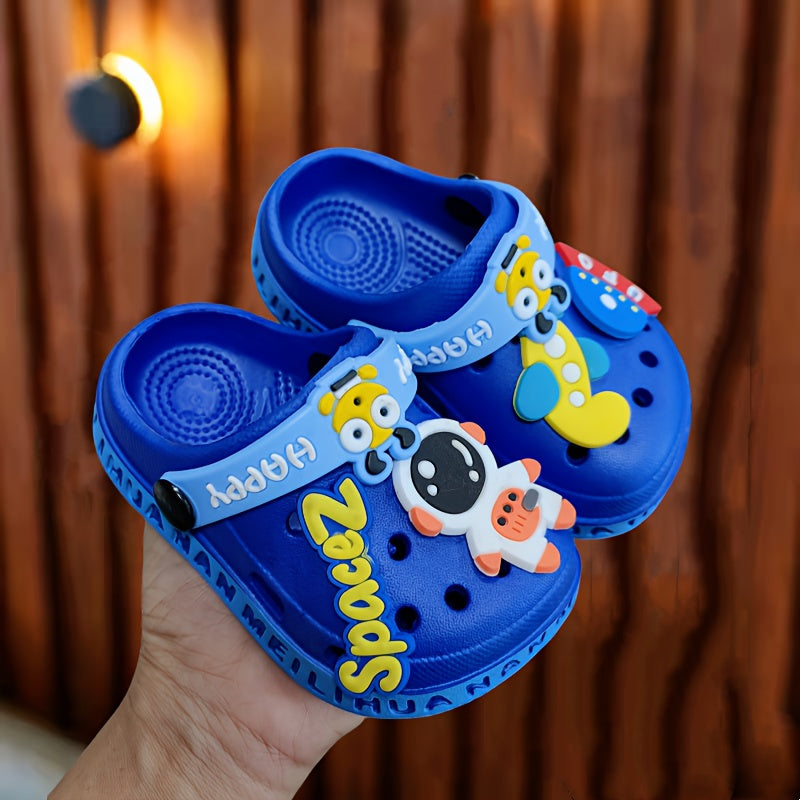 Kids cartoon clogs - breathable slip-on shoes with non-slip soles for boys and girls. Perfect for indoors, outdoors, beach, and pool. Lightweight and quick-drying summer footwear for