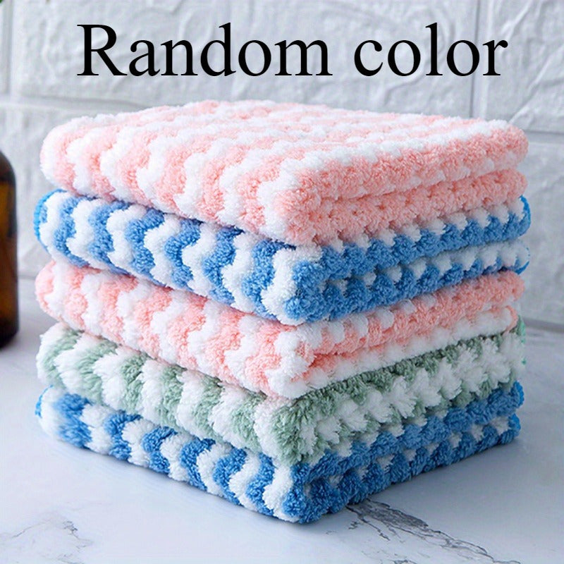 10 pieces of super soft coral velvet kitchen towels that are oil and shed resistant. These highly absorbent dishcloths are perfect for cleaning and drying.