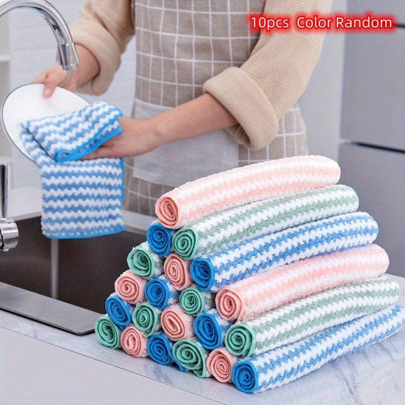 10 pieces of super soft coral velvet kitchen towels that are oil and shed resistant. These highly absorbent dishcloths are perfect for cleaning and drying.