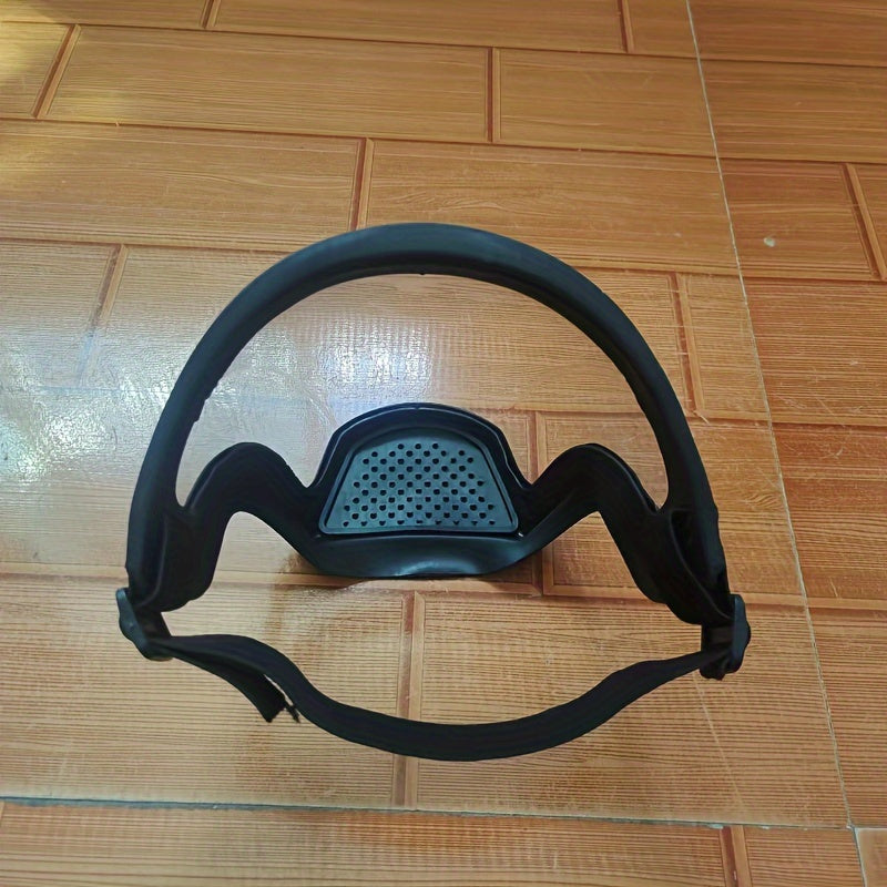 Durable full face mask with transparent visor for kitchen, industry, and outdoor use.