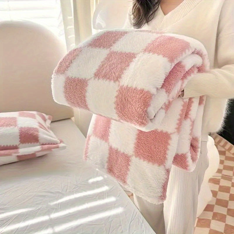 Soft and warm panda velvet throw blanket, perfect for sofa, office naps, and travel. This cozy plaid flannel blanket features a versatile checkerboard design and is machine washable. Perfect for staying warm and comfortable wherever you go.