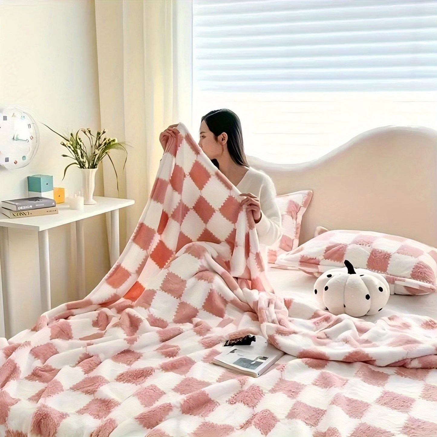 Soft and warm panda velvet throw blanket, perfect for sofa, office naps, and travel. This cozy plaid flannel blanket features a versatile checkerboard design and is machine washable. Perfect for staying warm and comfortable wherever you go.