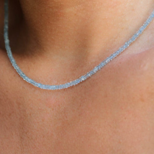 Stylish Aquamarine Choker Necklace - A Sophisticated Statement Piece for Women's Fashion