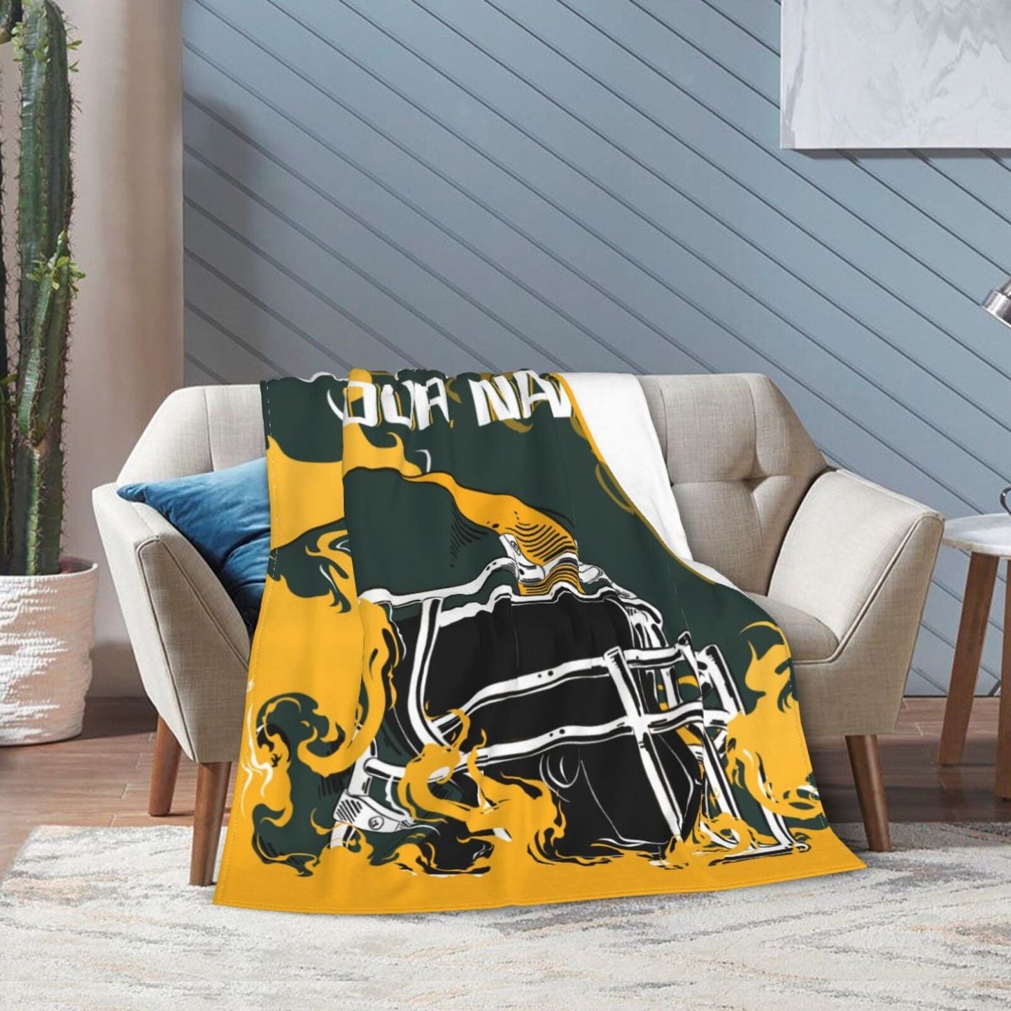 Personalized Custom Green Bay Football Flannel Blanket - A Perfect Gift for Fans & Sports Enthusiasts, Ideal for Adding a Touch of Team Spirit to Your Sofa or Bed