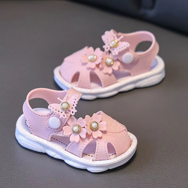 2024 Summer Baby Girls' Sandals with Closed Toe, Non-Slip Soft Sole, and Buckle for Toddlers.