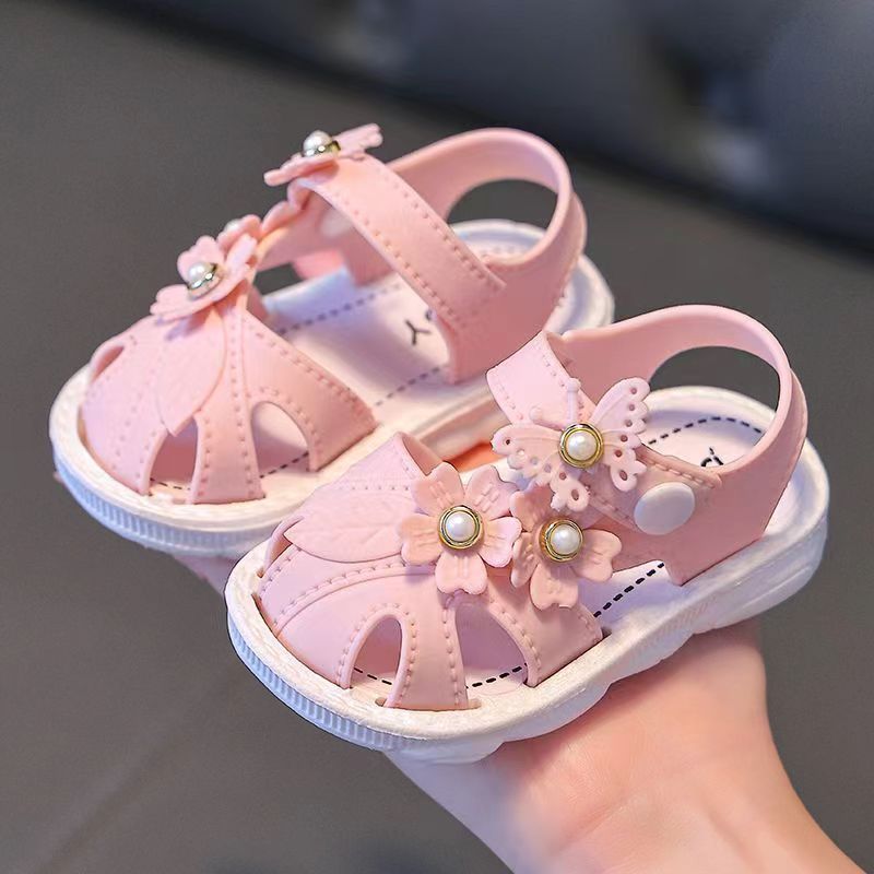 2024 Summer Baby Girls' Sandals with Closed Toe, Non-Slip Soft Sole, and Buckle for Toddlers.