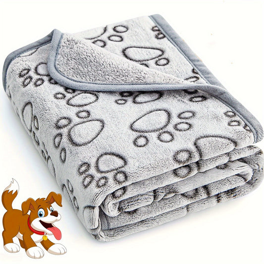 Polyester pet blanket with paw print design, machine washable fleece wool for dogs, cats, puppies, and kittens - perfect for napping, travel, and pet care.