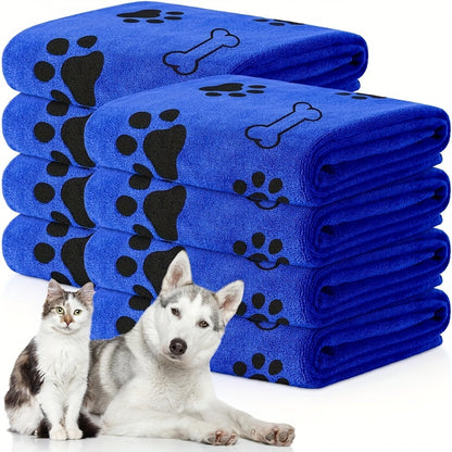 Super absorbent microfiber dog towel for medium to large breeds in gray, quick-drying and soft for pet bathing and grooming.