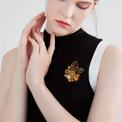 Chic Rhinestone Floral Pin, Unique Design, Opulent Fashion, Multifunctional Item for Women, Perfect for Christmas Presents, Everyday Outfits, Fashion Accessories, and Hat Embellishments.