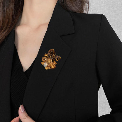 Chic Rhinestone Floral Pin, Unique Design, Opulent Fashion, Multifunctional Item for Women, Perfect for Christmas Presents, Everyday Outfits, Fashion Accessories, and Hat Embellishments.