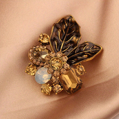 Chic Rhinestone Floral Pin, Unique Design, Opulent Fashion, Multifunctional Item for Women, Perfect for Christmas Presents, Everyday Outfits, Fashion Accessories, and Hat Embellishments.