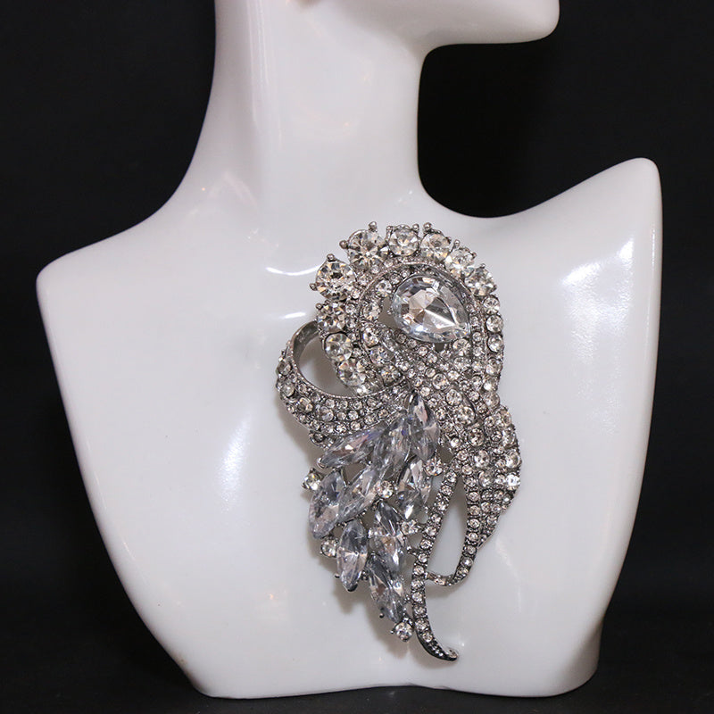 Luxurious and Elegant Rhinestone Brooch Pin - Chic Sparkle, Unique Irregular Shape, Perfect for Women's Fashion Accessories