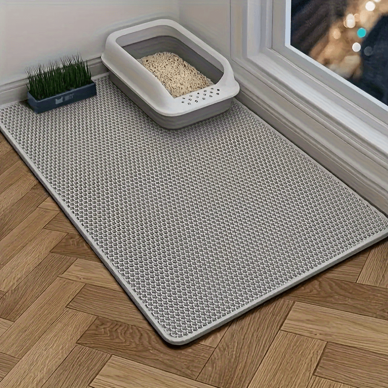 High-quality cat litter mat with double-layer honeycomb design for easy cleaning and odor control, suitable for both pet toilets and litter boxes.