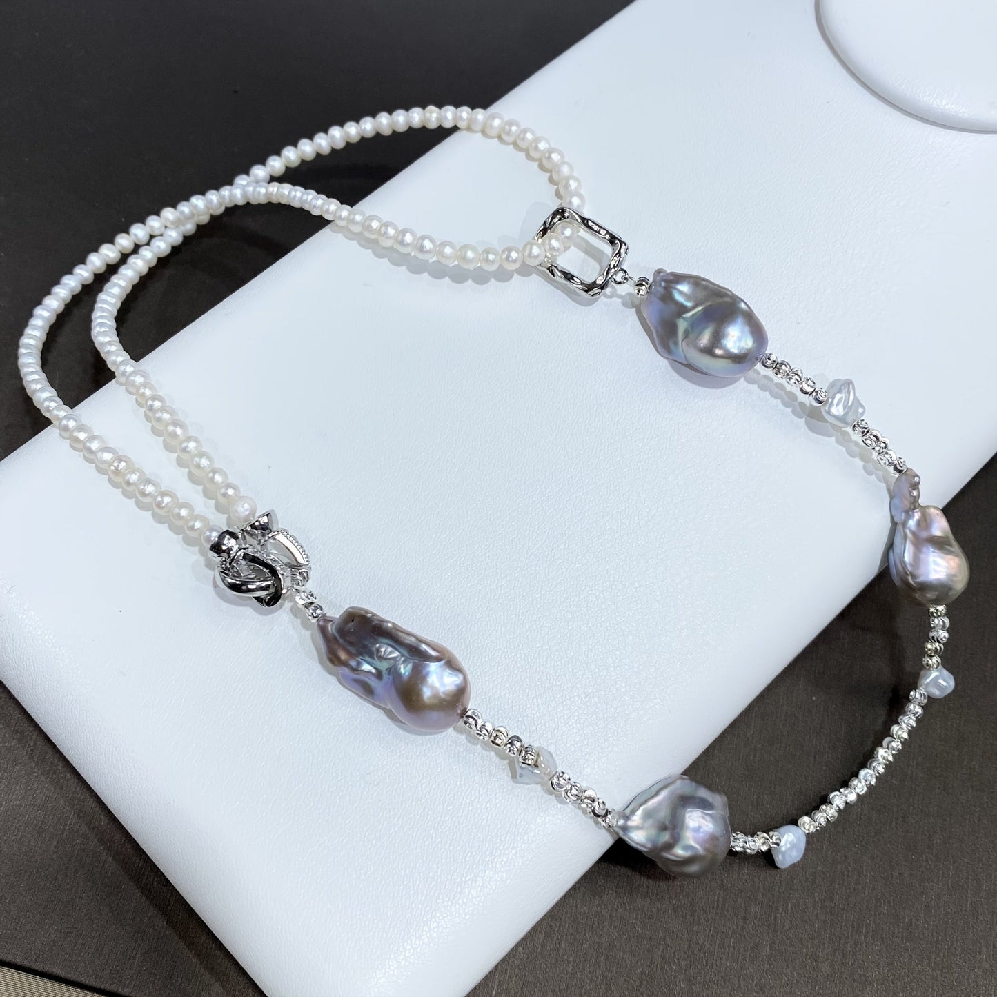 Beautiful Natural Freshwater Pearl Necklace - Stylish Baroque Grey Pearl Chain Perfect for Everyday Wear and Special Occasions, Versatile and Fashionable Pearl Necklace, Great Gift for any Event, Timeless Design for Year-round Wear