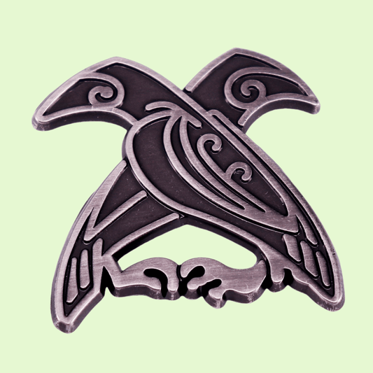 Vintage Punk Style Odin Raven Brooch - A unique and personalized metal badge featuring a mythical Norse bird. This fashionable and trendy accessory is perfect for Halloween, Gothic decoration, or as an ideal gift for friends.