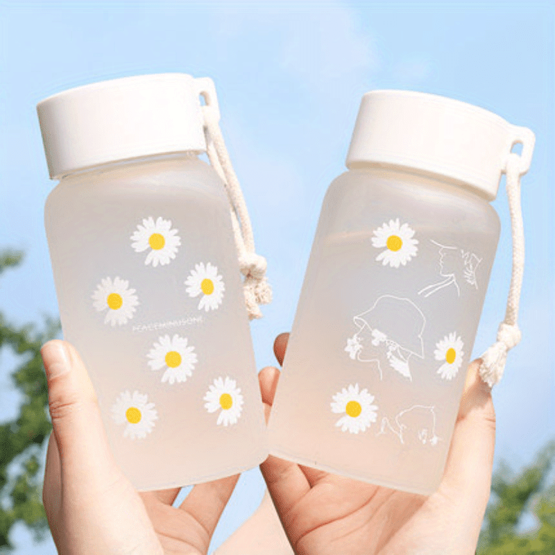 Leakproof water bottle with chrysanthemum print - safe for food contact, BPA-free plastic, perfect for school, outdoor activities, and everyday use.