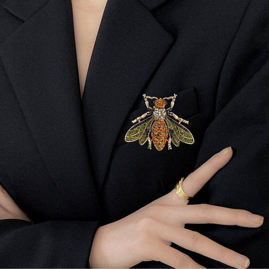 Stunning Insect Brooch featuring Vintage-Inspired Design and Shimmering Rhinestones - Exquisite Animal Pin for Formal Attire