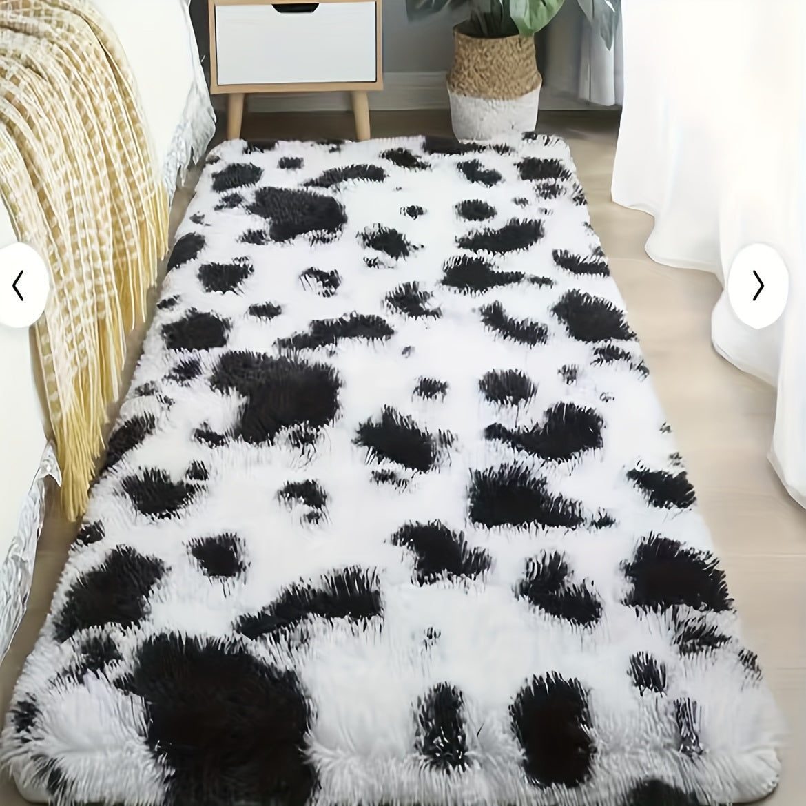 Plush Faux Fur Area Rug for Bedroom and Living Room Decor - Luxurious, Thick & Soft with Non-Slip Backing | Easy Care Machine Washable Polyester Carpet Ideal for Winter Holidays Home Accents