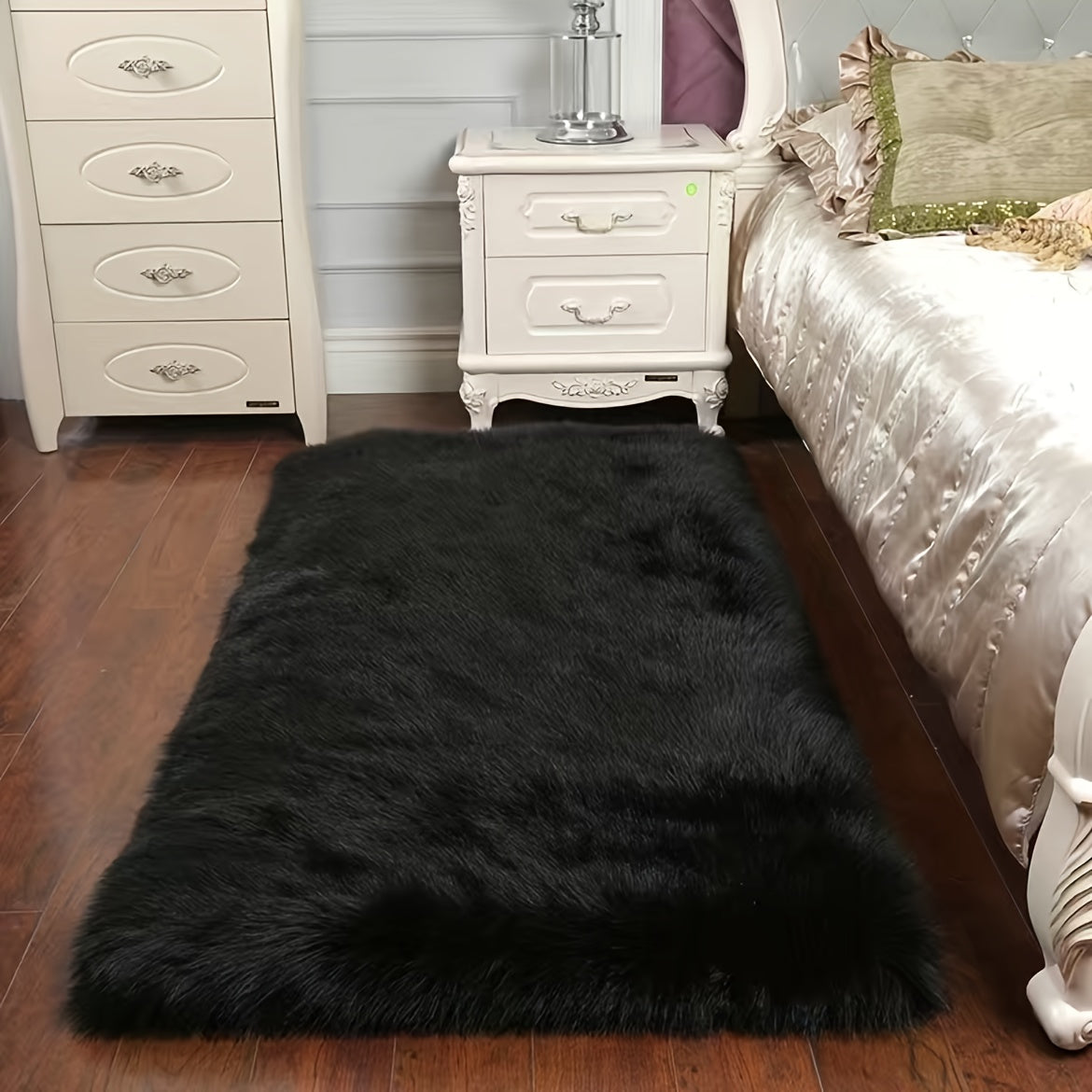 Plush Faux Fur Area Rug for Bedroom and Living Room Decor - Luxurious, Thick & Soft with Non-Slip Backing | Easy Care Machine Washable Polyester Carpet Ideal for Winter Holidays Home Accents