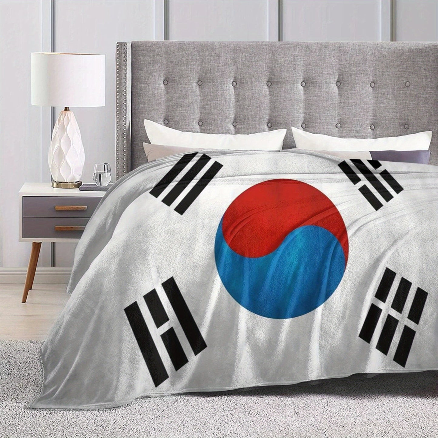 Cozy and Lightweight Flannel Fleece Throw Blanket with South Korea Flag Design, Perfect for All Seasons and Multiple Uses Such as Sofa, Bedroom, Camping, and Travel. Made of 100% Polyester Non-Woven Material with Digital Print, this Blanket is Soft and