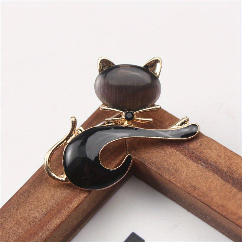 Irregular Animal Shaped Enamel Kitten Brooch in a Cute and Simple Style, made of Alloy and Enamel Material. A Novelty Fashion Accessory for Women, This Personalized Gift Pin is perfect for adding a touch of fun to any outfit.