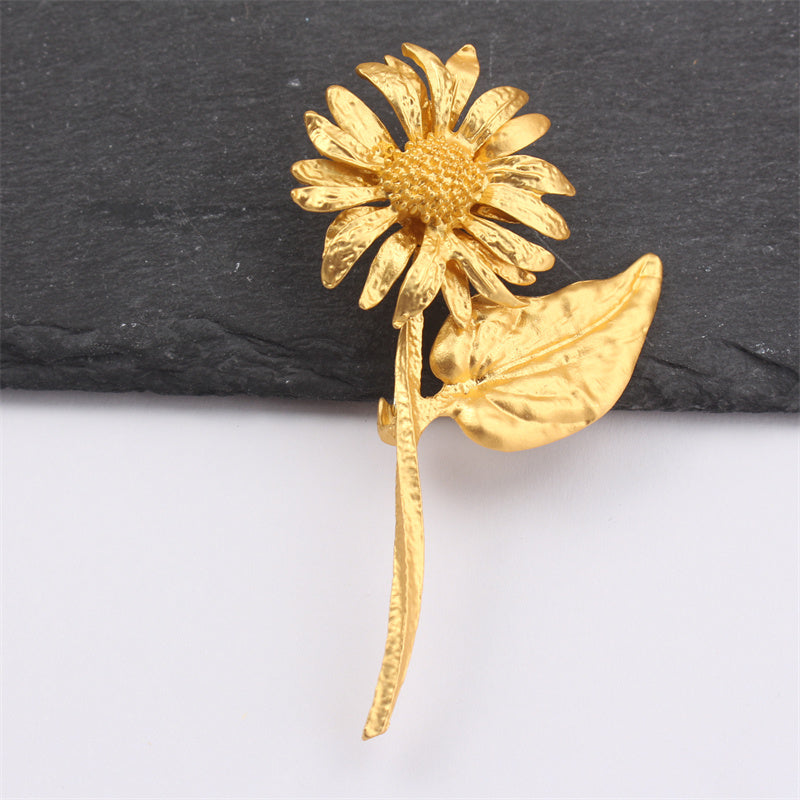 Stylish Enamel Flower Brooch - Ideal for Holiday Season, Travel & Everyday Elegance | Multi-functional Accent for Outfits, Purses & Headwear