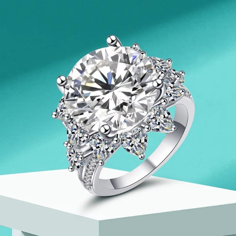 Luxury Sunflower 10ct Round Brilliant Moissanite Engagement Ring, 925 Silver with Platinum Plating, Perfect Valentine's Day Gift for a Stylish Wedding, Elegant Jewelry for Men for Any Occasion.