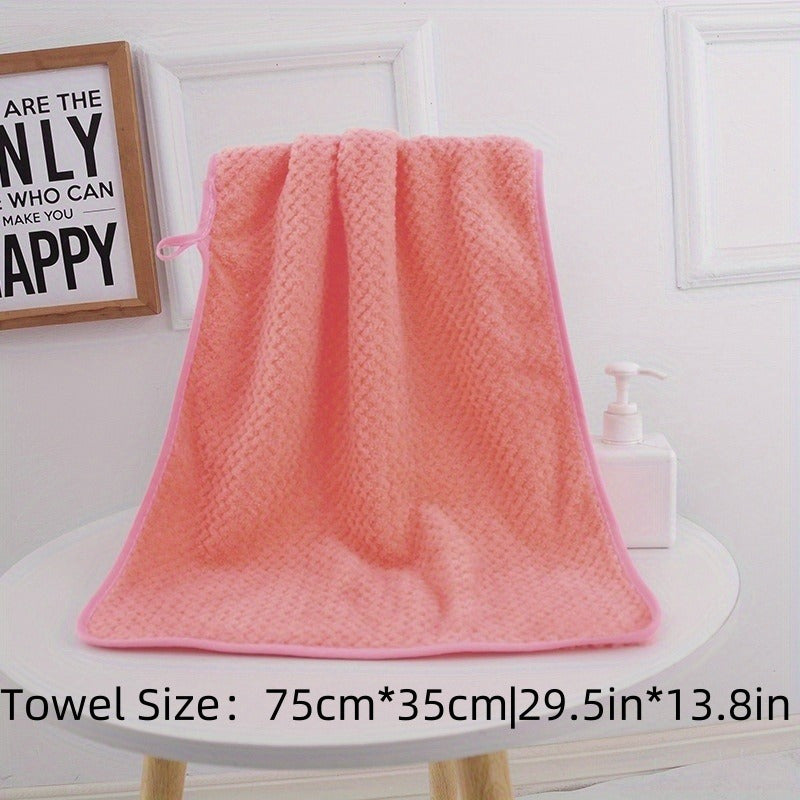 Soft, Fast-Drying Hand Towel - Highly Absorbent & Gentle on Skin, Ideal for Family Bathrooms.