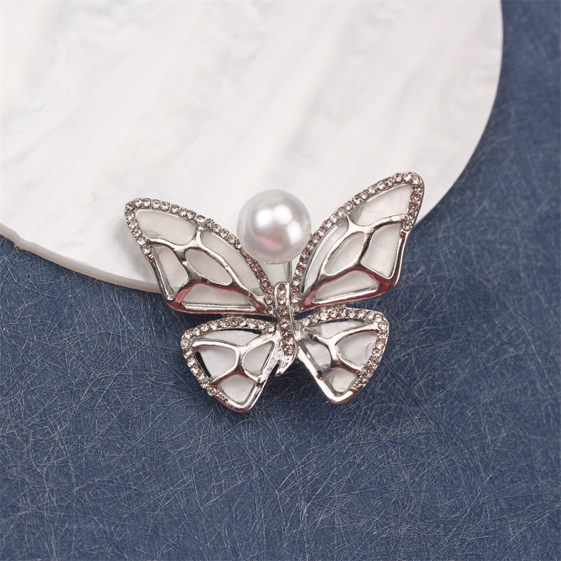 Stylish Rhinestone Butterfly Brooch - Adorable and Unique Addition to Women's Outfits