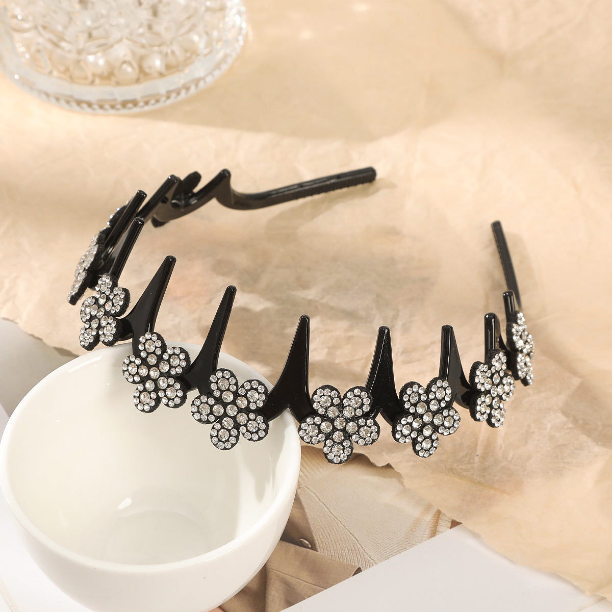 Stylish rhinestone flower headband for women, suitable for everyday wear and washing face.