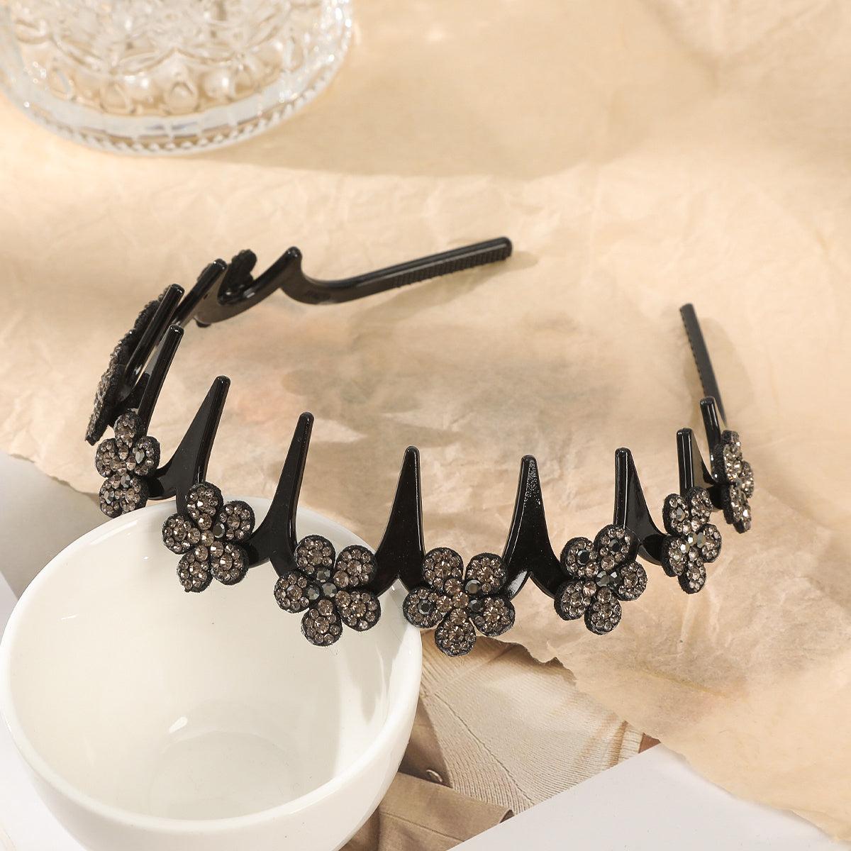 Stylish rhinestone flower headband for women, suitable for everyday wear and washing face.