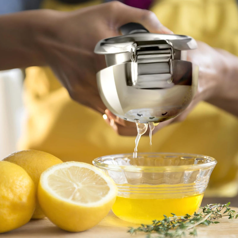 Durable Stainless Steel Manual Citrus Juicer - Robust Lemon Squeezer with Spacious Bowl & Secure Non-Slip Handle for Effortless Juicing Without Seeds