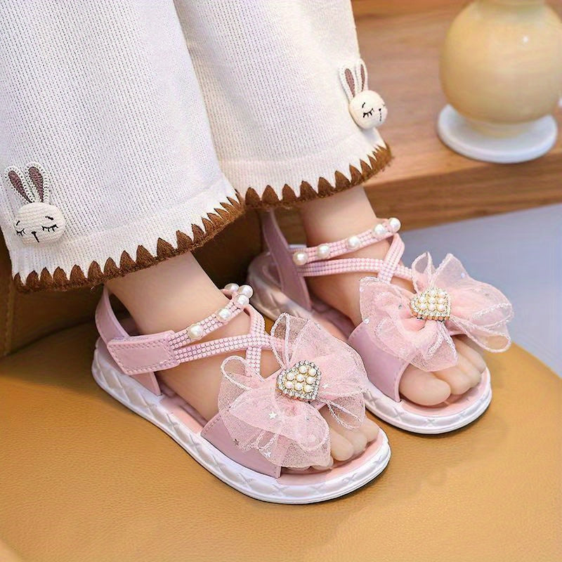 New summer girls' sandals for 2024 with anti-slip soft bottom, perfect for medium and large children. Ideal for little girls and baby princesses at the beach.