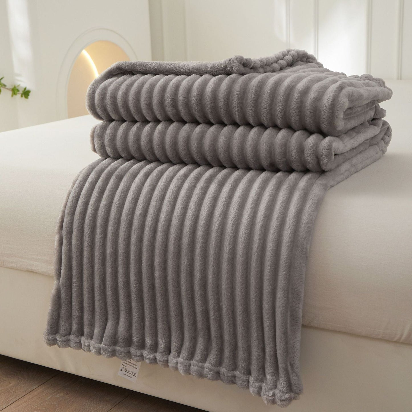 Coral Fleece Throw Blanket with White Stripes - Soft and Cozy Polyester Jacquard Weave, Perfect for Bedroom, Sofa, Living Room - Modern Design, Lightweight All-Season Comfort (250-300g Fabric Weight)