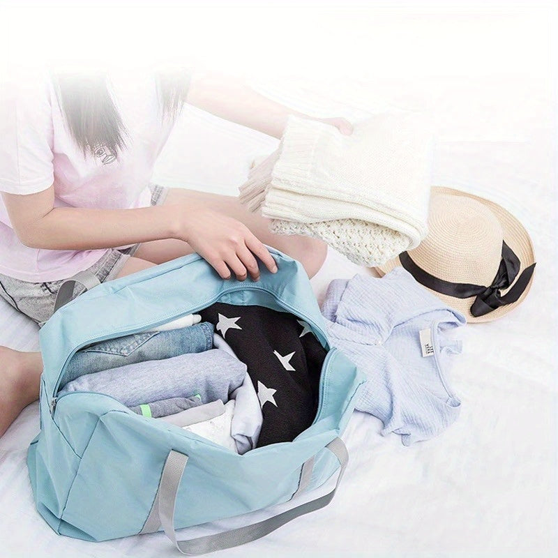 Foldable nylon travel bags with large capacity for women and waterproof handbags for men.