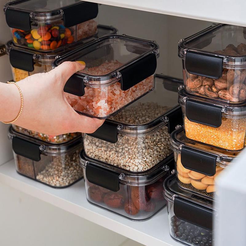 A durable food storage container made without BPA, featuring an airtight seal and secure buckle lid. This transparent, lightweight, and portable container is perfect for storing grains, eggs, fruits, and vegetables in your kitchen. A must-have kitchen