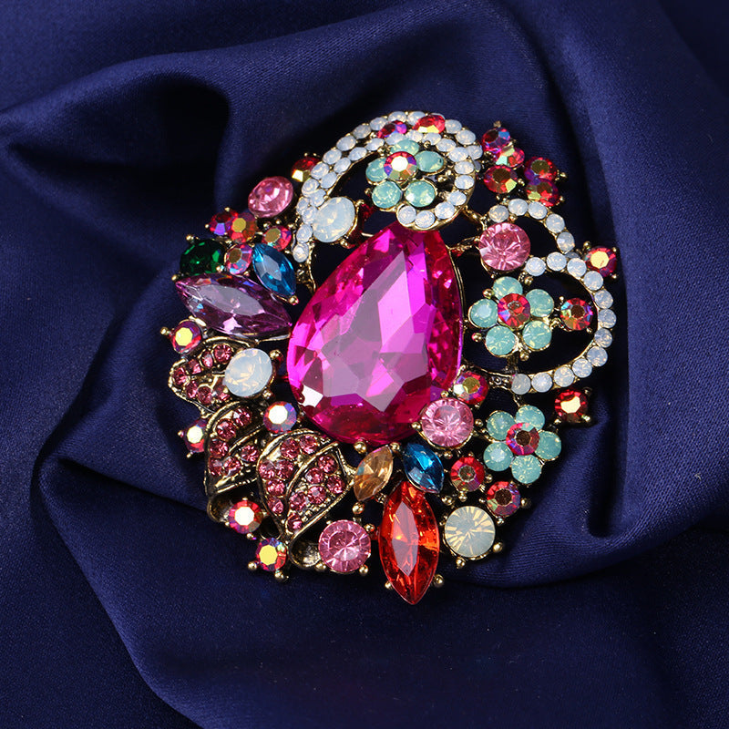 Exquisite Brooch Set with Vintage Flair - adorned with Rhinestone Flowers, Glittering Crystals, and Faux Diamonds, Ideal for Weddings and Gifts