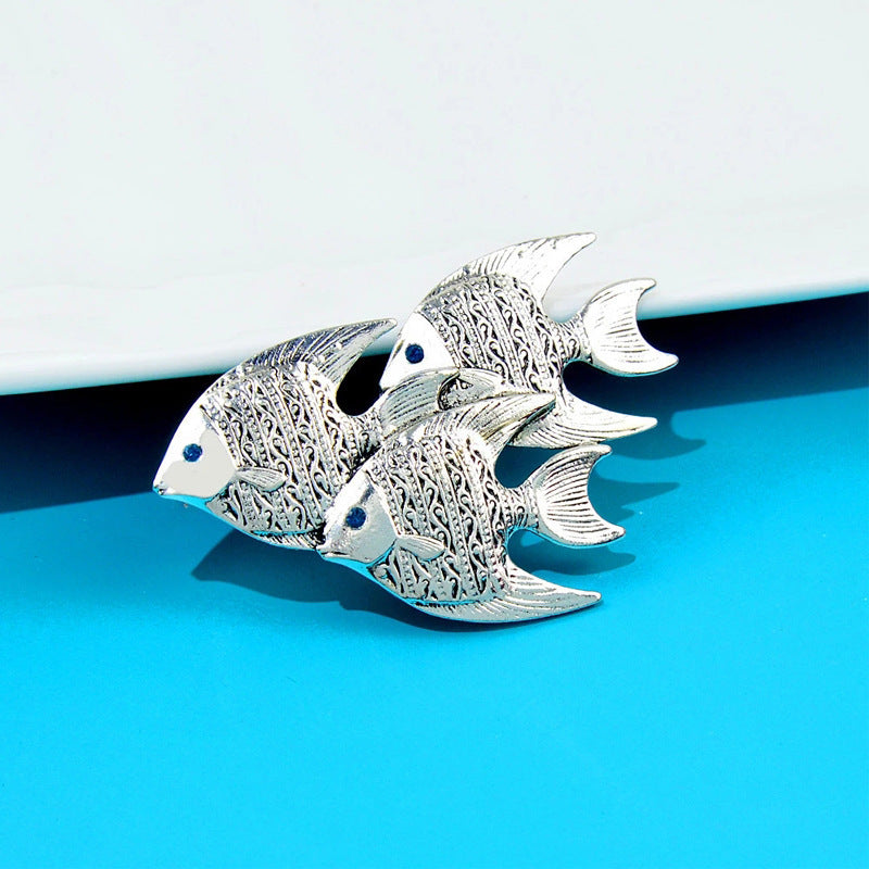 Stylish Enamel Animal Brooch Pins - Unique Rhinestone Fish Badge Collection for Fashionable Men and Women