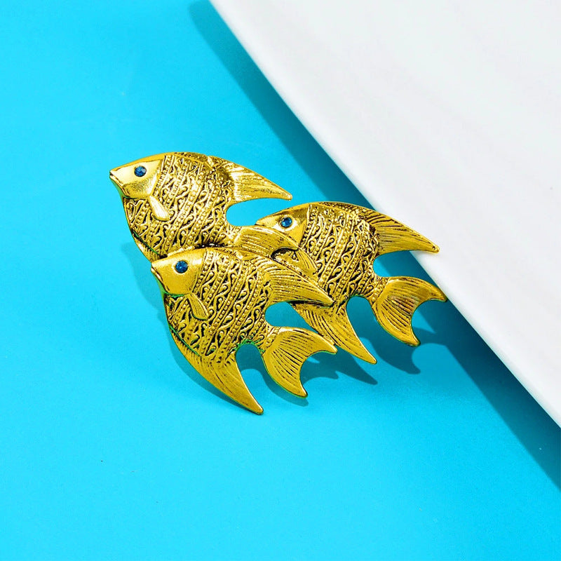 Stylish Enamel Animal Brooch Pins - Unique Rhinestone Fish Badge Collection for Fashionable Men and Women