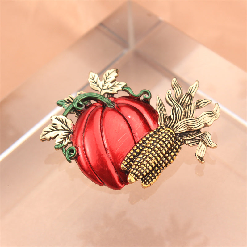 Stylish Enamel Pumpkin Brooch Pin, Perfect Gift for Women in Fall and Winter, Unique Accessory for Travel, Parties, and Everyday Elegance