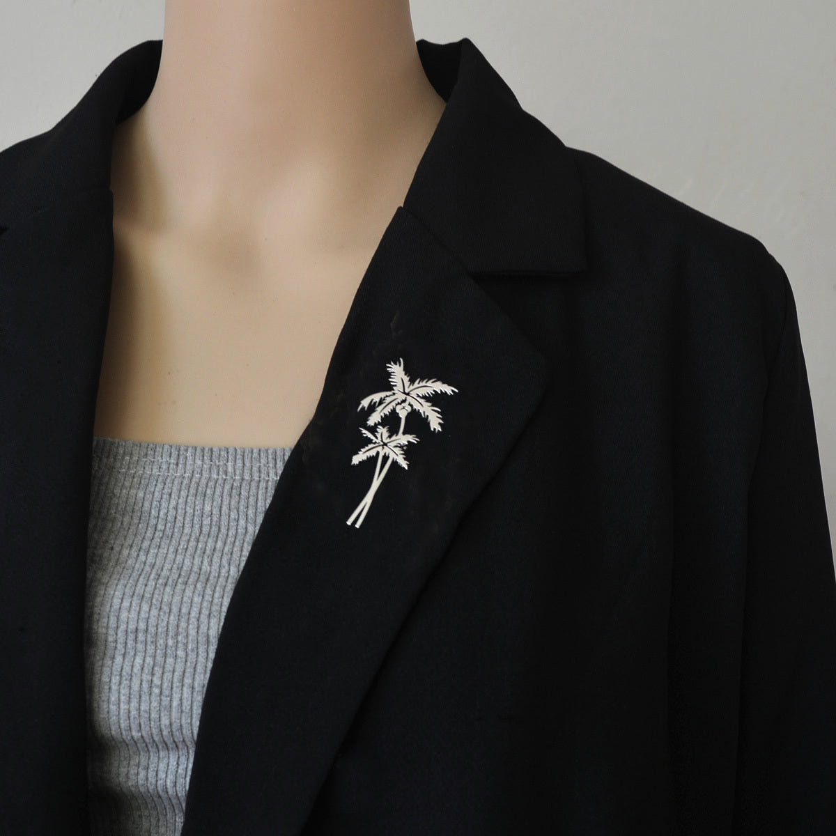 Stylish Golden Coconut Tree Brooch, Multi-functional Botanical Pin, Modern Fashion Statement Piece